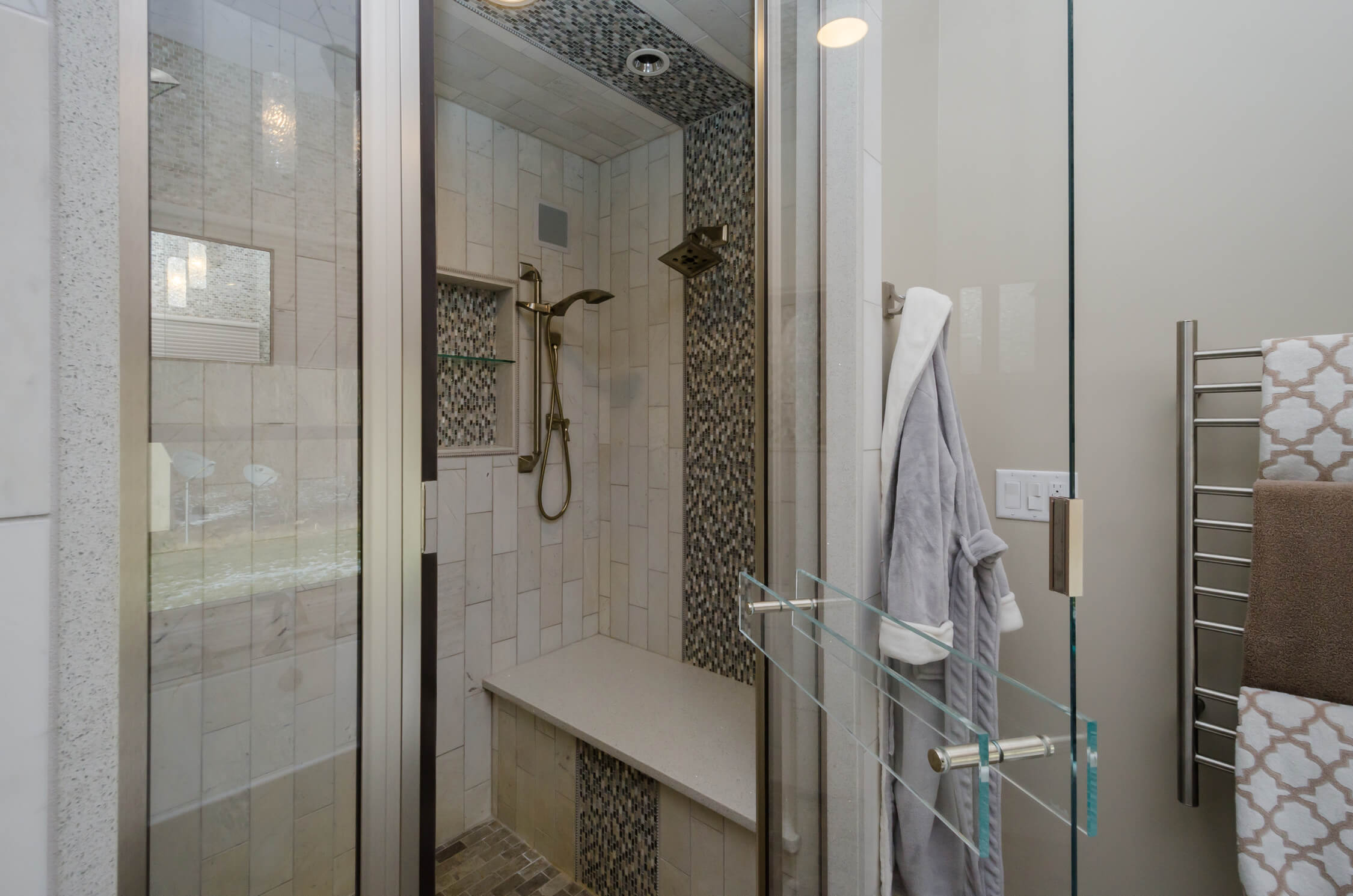 https://197381.fs1.hubspotusercontent-na1.net/hubfs/197381/water-efficient-steam-shower.jpg